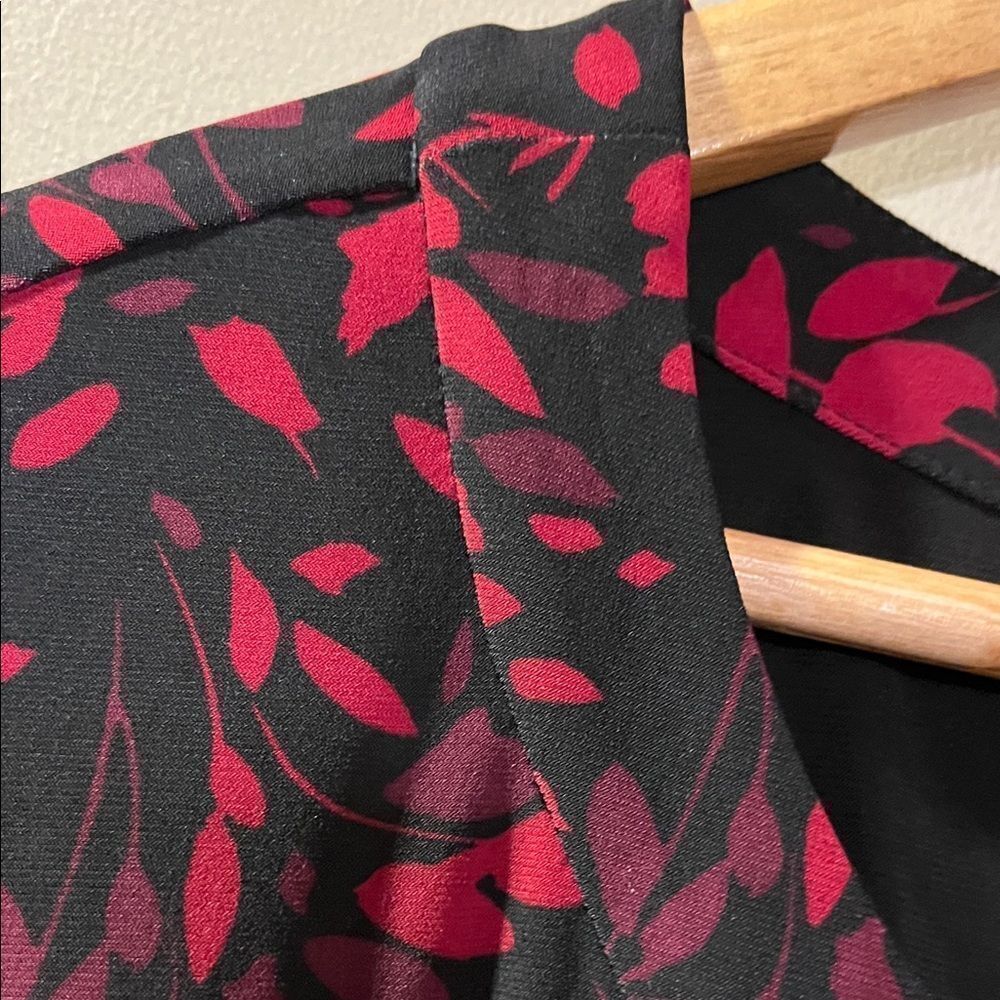 Anne Klein Black and Red Floral Top - Picture 3 of 8